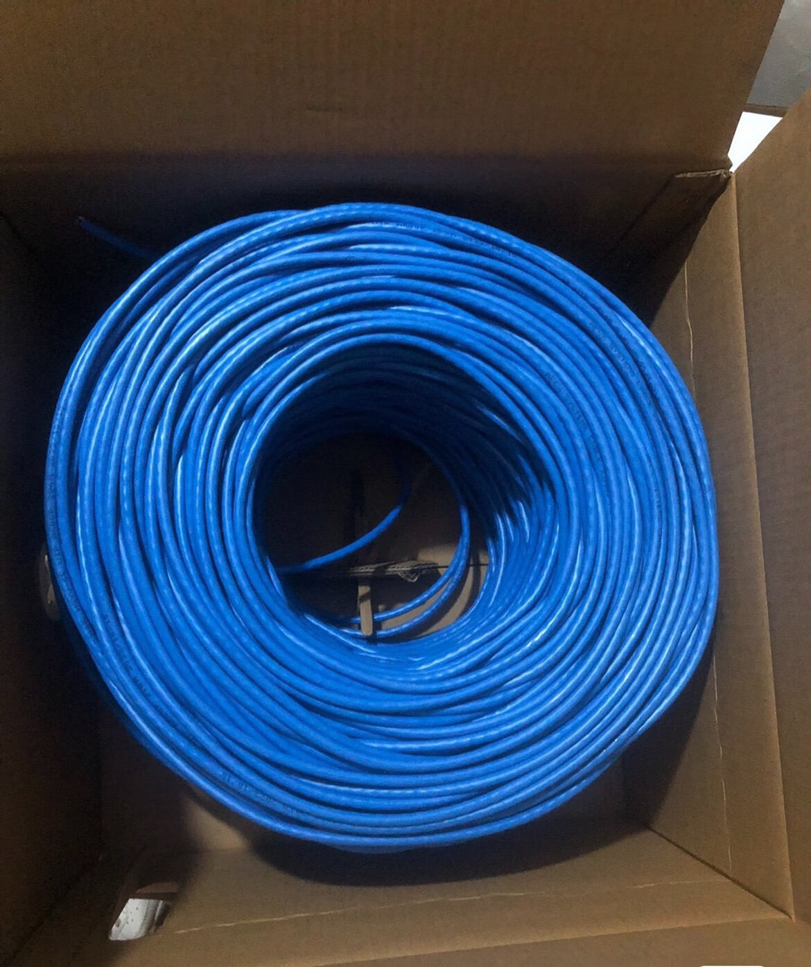 蓝色300米家用网络线工程 稳定连接的超值选择